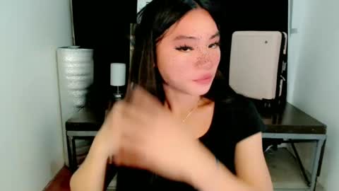 Snapshot of sexy_mikaxoxo chatting on 03/10/25, 10:34 mika online show from 03/10/25, 10:34