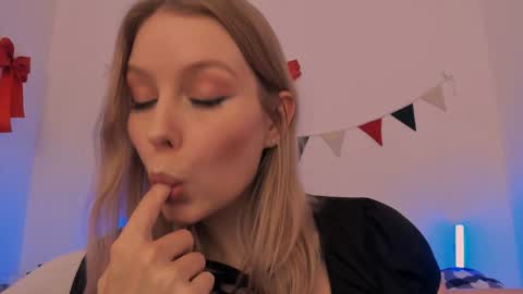 Ellie Mia online show from 01/24/25, 07:49