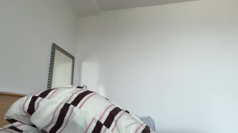 Ellie Mia online show from 05/02/26, 04:50