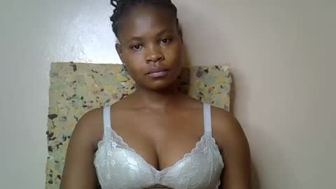 Molyne online show from 04/27/26, 11:36