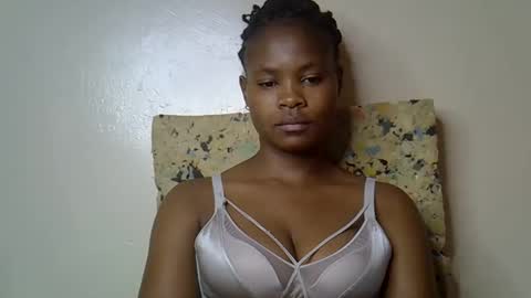 Molyne online show from 04/29/26, 12:05