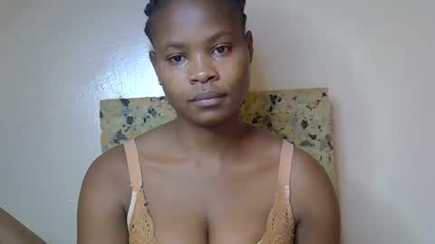 Molyne online show from 05/01/26, 01:37