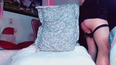 Snapshot of sexy_mysterious_dirty_girl chatting on 12/29/24, 11:18 queen online show from 12/29/24, 11:18