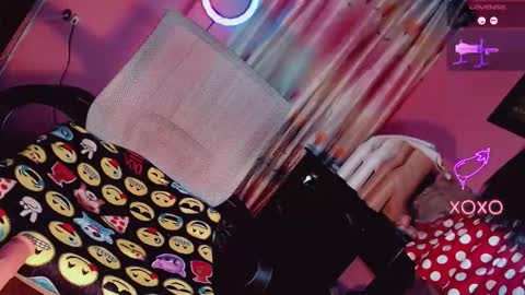 Snapshot of sexy_mysterious_dirty_girl chatting on 09/25/25, 12:14 queen online show from 09/25/25, 12:14