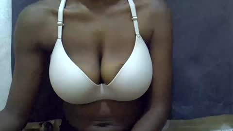 Snapshot of sexy_peach4 chatting on 06/18/26, 09:36 sexy_peach4 online show from 06/18/26, 09:36