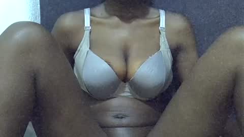 Snapshot of sexy_peach4 chatting on 06/19/26, 11:52 sexy_peach4 online show from 06/19/26, 11:52