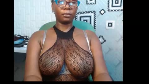 Snapshot of sexy_pearl12 chatting on 01/04/25, 09:20 zoe online show from 01/04/25, 09:20