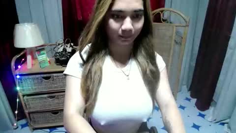 Snapshot of sexy_pussy143 chatting on 03/16/26, 02:06 angela online show from 03/16/26, 02:06