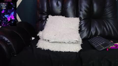 Snapshot of sexy_redgirl chatting on 03/11/25, 02:54 karoline online show from 03/11/25, 02:54