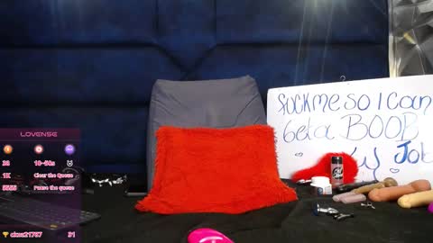 Snapshot of sexy_redgirl chatting on 12/20/25, 04:08 karoline online show from 12/20/25, 04:08