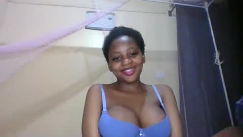 Snapshot of sexy_short chatting on 09/19/25, 08:09 Janet online show from 09/19/25, 08:09