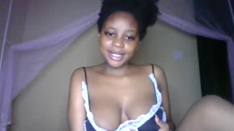 Snapshot of sexy_short chatting on 10/15/25, 01:06 Janet online show from 10/15/25, 01:06