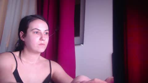 Snapshot of sexy_slimm25 chatting on 03/06/25, 05:54 Slimm online show from 03/06/25, 05:54