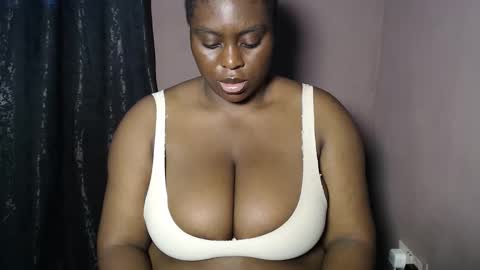 Snapshot of sexy_wet_ria chatting on 05/05/26, 05:48 ria online show from 05/05/26, 05:48