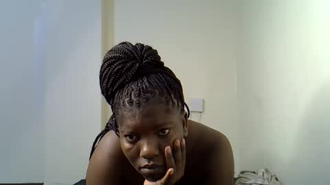 Snapshot of sexy_yello chatting on 10/10/25, 03:16 Bantu girl online show from 10/10/25, 03:16