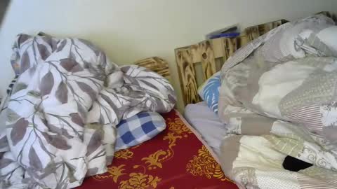 Snapshot of sexy_yello chatting on 11/12/25, 10:48 Bantu girl online show from 11/12/25, 10:48