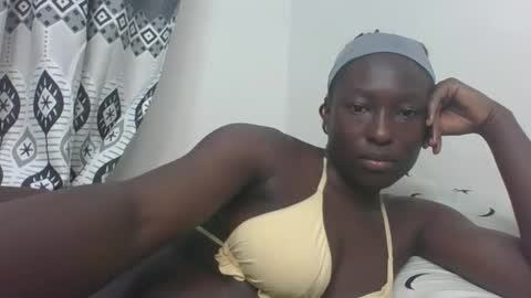 Snapshot of sexy_zola chatting on 04/29/26, 06:47 Im Zola online show from 04/29/26, 06:47