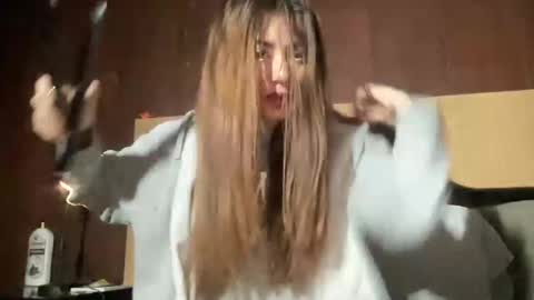 Alice Skay online show from 11/09/25, 12:31