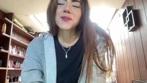 Alice Skay online show from 12/17/25, 05:08