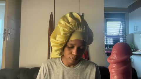 Snapshot of sexyasszeeee chatting on 11/17/25, 02:23 sexyasszeeee online show from 11/17/25, 02:23