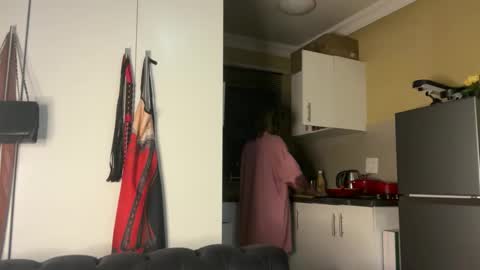 Snapshot of sexyasszeeee chatting on 12/01/25, 09:20 sexyasszeeee online show from 12/01/25, 09:20