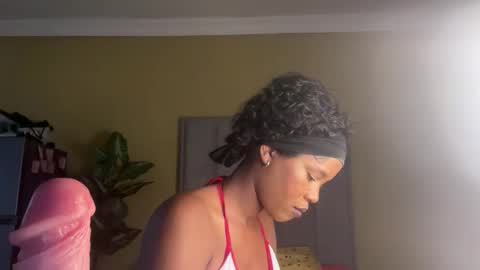 Snapshot of sexyasszeeee chatting on 01/06/26, 04:43 sexyasszeeee online show from 01/06/26, 04:43