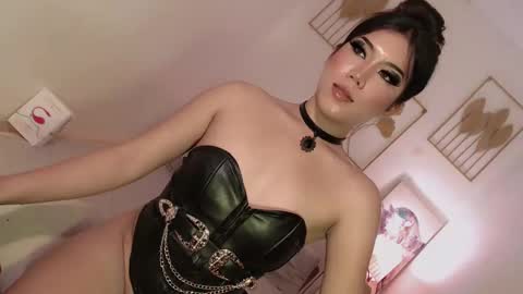 Lexie online show from 02/09/25, 02:18