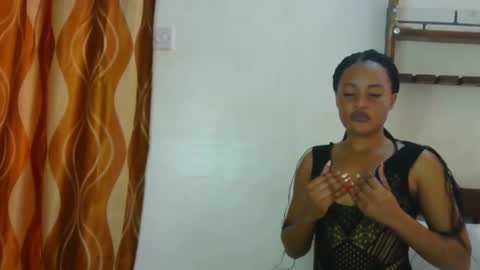 Snapshot of sexybaddie_ chatting on 12/03/25, 07:12 Lisa online show from 12/03/25, 07:12