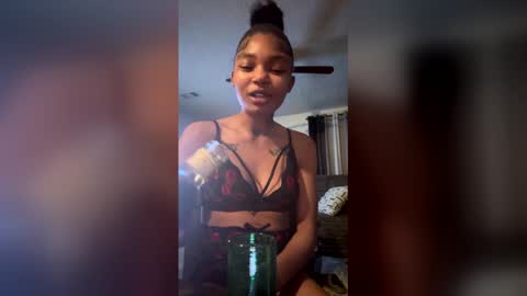 Snapshot of sexybarbie100 chatting on 02/25/26, 04:00 sexybarbie100 online show from 02/25/26, 04:00