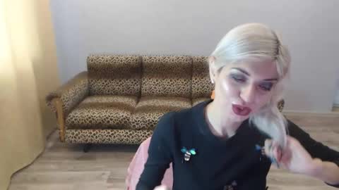 Snapshot of sexybeatriice chatting on 01/07/25, 07:20 sexybeatriice online show from 01/07/25, 07:20