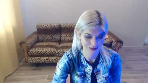 Snapshot of sexybeatriice chatting on 01/19/25, 01:22 sexybeatriice online show from 01/19/25, 01:22