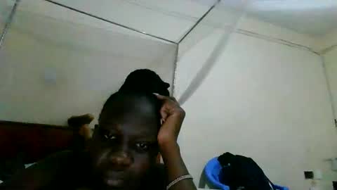 Snapshot of sexybeb25 chatting on 05/12/26, 03:14 yvonne online show from 05/12/26, 03:14