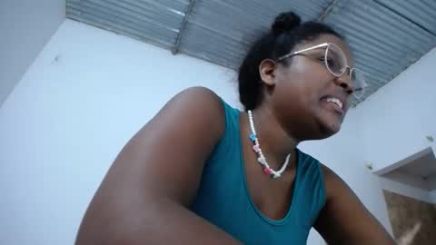 Snapshot of sexybella_2408 chatting on 03/29/26, 03:34 Scarlet online show from 03/29/26, 03:34