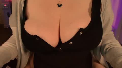 Snapshot of sexybichette chatting on 06/05/26, 01:23 Bichette online show from 06/05/26, 01:23
