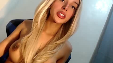 Snapshot of sexybite1 chatting on 02/25/25, 10:58 Seraphina Blaze online show from 02/25/25, 10:58