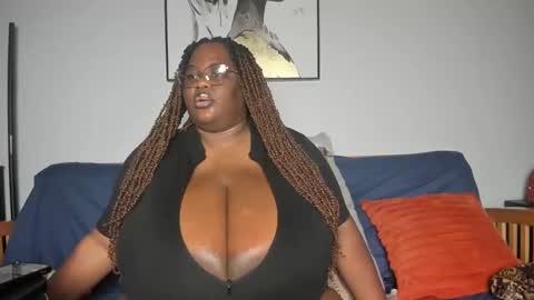 Snapshot of sexyblackhugetits chatting on 02/09/25, 04:40 sexyblackhugetits online show from 02/09/25, 04:40