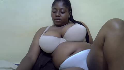 Snapshot of sexyboobies25 chatting on 03/10/25, 10:37 sexyboobies25 online show from 03/10/25, 10:37