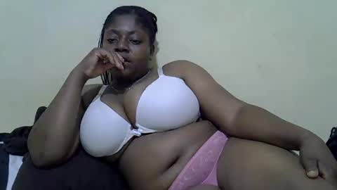 Snapshot of sexyboobies25 chatting on 03/11/25, 05:57 sexyboobies25 online show from 03/11/25, 05:57