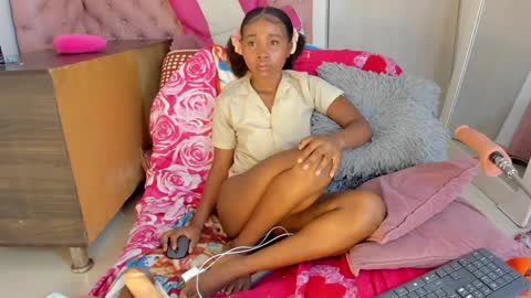 sofia online show from 02/04/25, 05:21