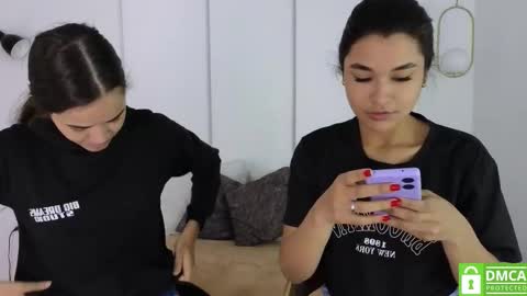 chanell and yina online show from 11/03/25, 01:12