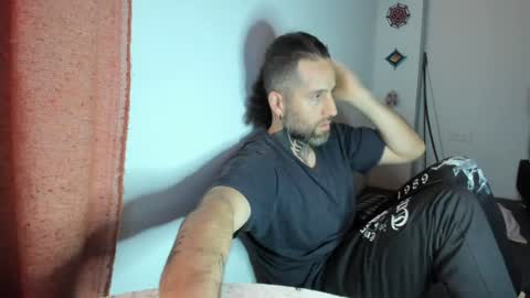 Antonioylola online show from 01/01/25, 12:33