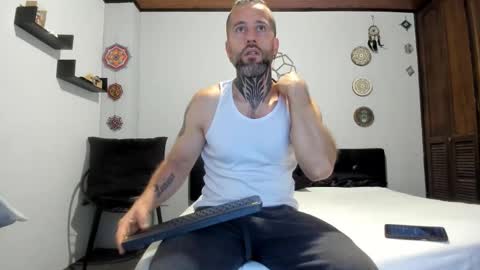 Antonioylola online show from 02/25/26, 12:04