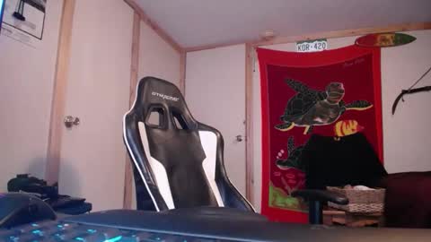 Snapshot of sexycoloradolovers chatting on 12/16/25, 06:18 Austin and Megan online show from 12/16/25, 06:18