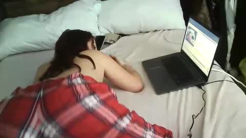 Snapshot of sexycoochiee chatting on 11/17/25, 06:35 Sexycoochie online show from 11/17/25, 06:35