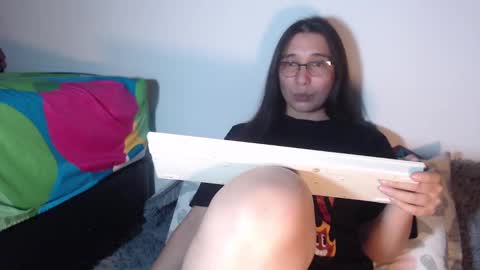 Coralinne online show from 02/05/25, 06:02