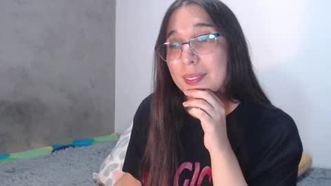 Coralinne online show from 02/05/25, 09:07