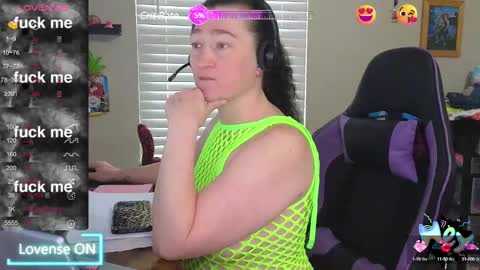 Snapshot of sexydistraction1 chatting on 02/06/25, 05:09 SexyDistraction online show from 02/06/25, 05:09