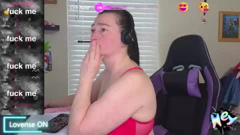 Snapshot of sexydistraction1 chatting on 02/19/25, 07:48 SexyDistraction online show from 02/19/25, 07:48