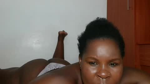 Snapshot of sexyebonygal chatting on 07/30/26, 07:02 QUINTER online show from 07/30/26, 07:02
