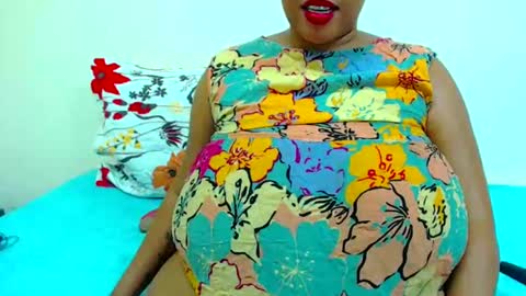 Snapshot of sexyebonylove89 chatting on 02/06/25, 12:00 sexyebonylove89 online show from 02/06/25, 12:00